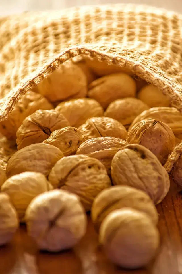 Images of Boost Brain Health with 18 Super Foods.